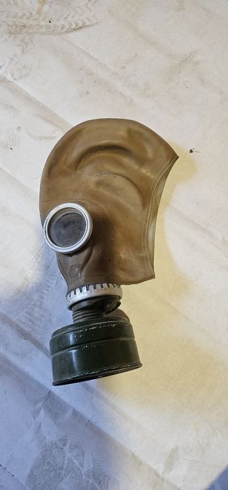 Противогаз з балоном