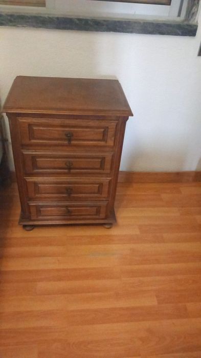 Mobília de quarto em madeira – conjunto completo
