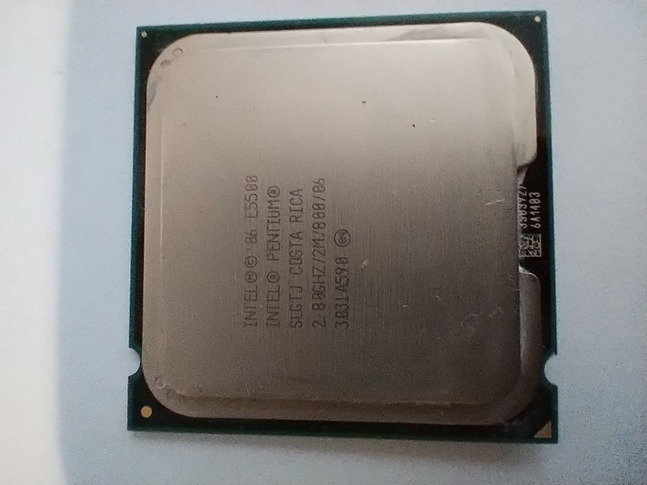 процессори intel s775 2шт, кулери 2шт.