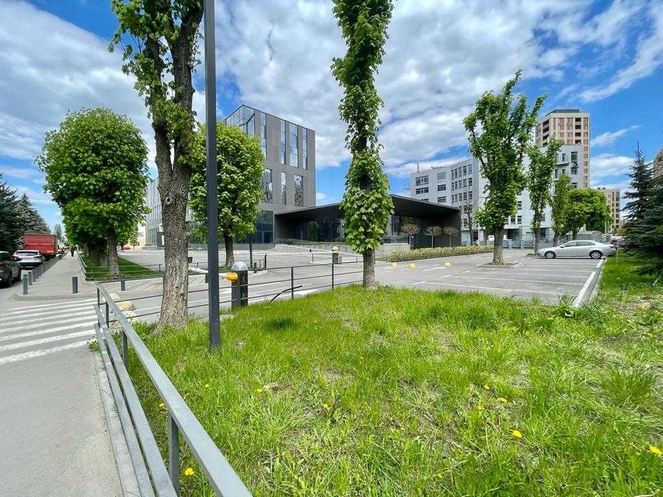 Власник, здам окрему будiвлю 432 м2. м. Нивки 5 хв. пiшки