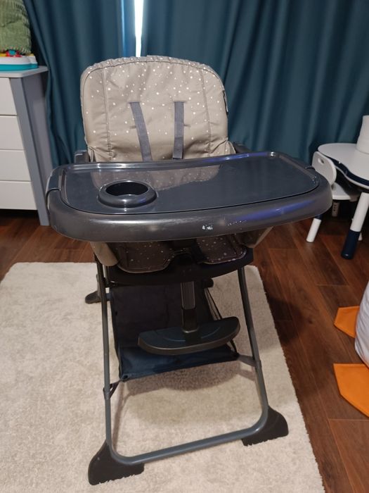 Стільчик для годування