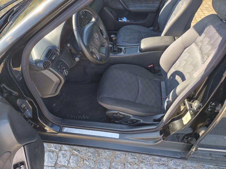 Mercedes Benz C220 2002 (W203) — photo 3