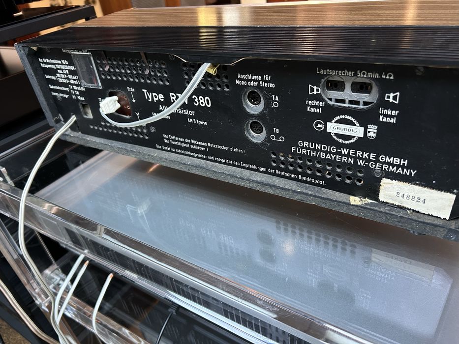 Receiver Grundig RTV380, excelente estado. Todo revisto