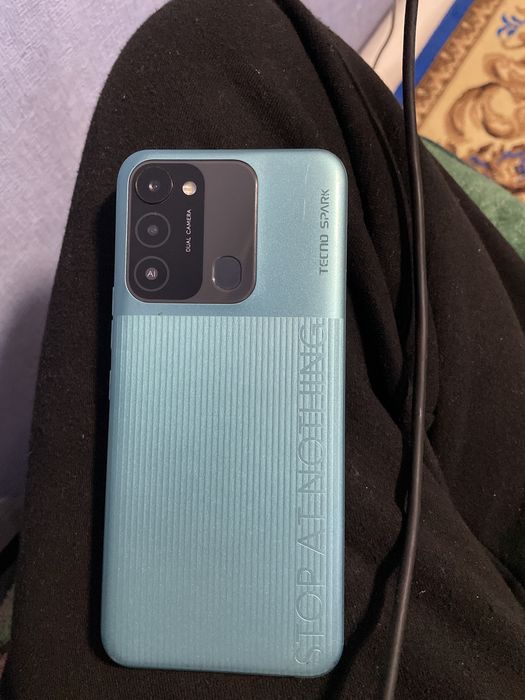 продам телефон tecno spark 8c