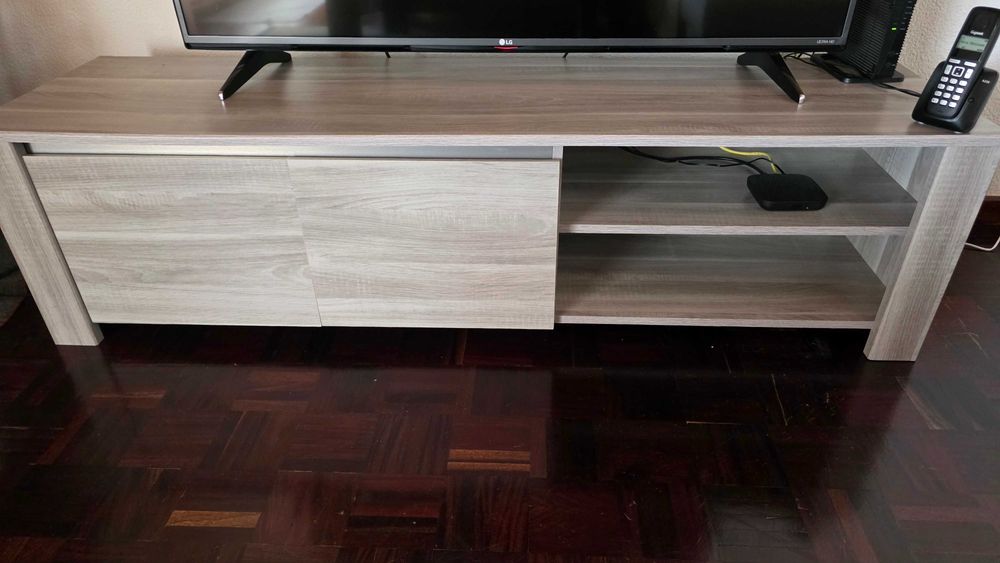 Móvel TV em ótimo estado