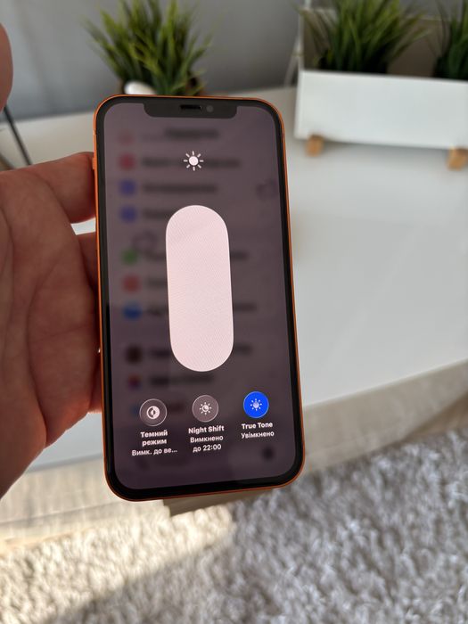 iPhone 12 64gb в корпусі 17 pro.