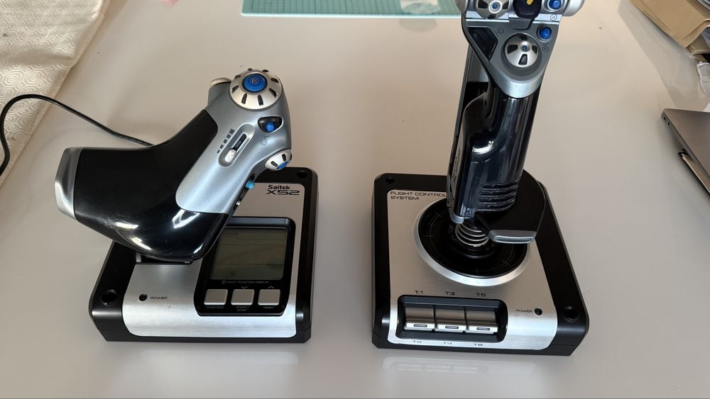Joystick Saitek Pro Flight x52