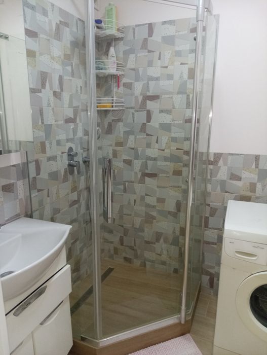 Своя  3 к. квартира  біля  м.КПі