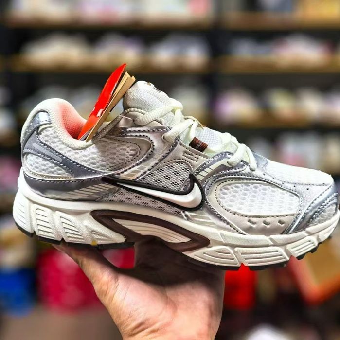 Кросівки Nike V5 RNR