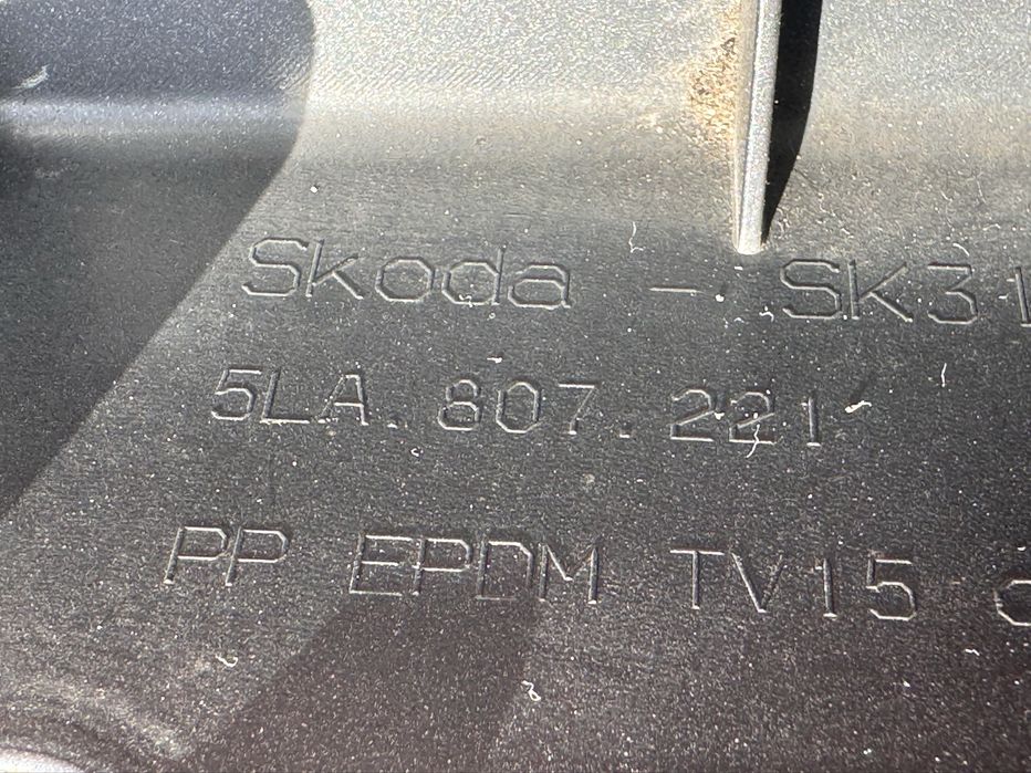 Skoda Enyaq zderzak przedni