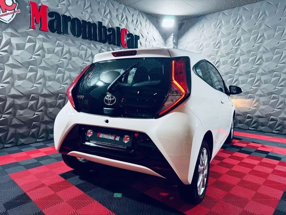 Toyota Aygo 1.0 X-Play Plus