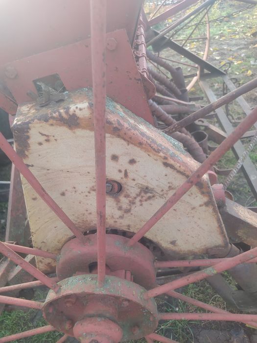 Зернова сіялка  на мінітрактор