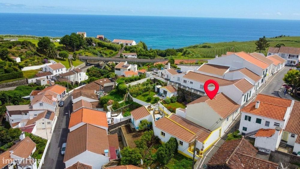 Moradia T2 no Centro da Vila do Nordeste | Jardim e Excelente Potencia