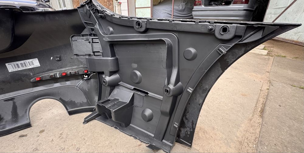 Бампер BMW G30 2019 року,колір Blacksapphire 475