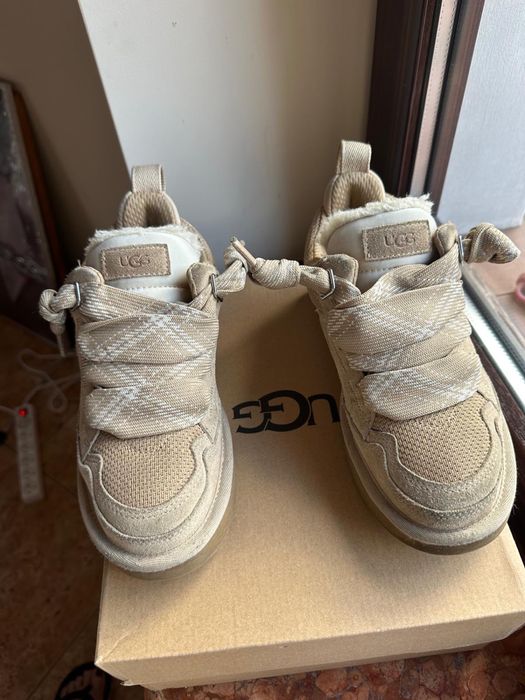 Buty Ugg kolor piaskowy