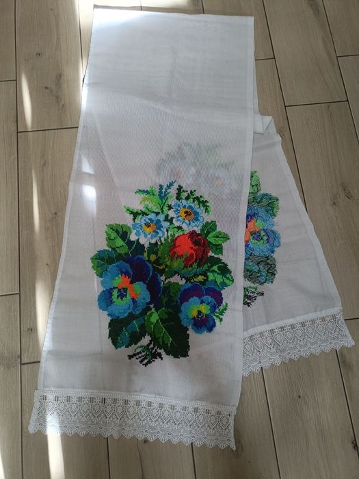 Вишитий рушник хрестиком