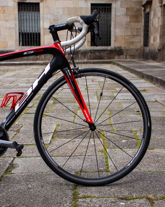 Bicicleta Estrada BH G5 em Carbono