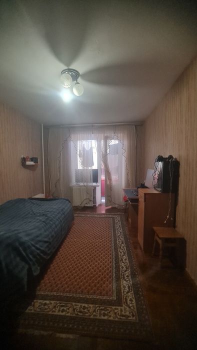 Продається 2-х кімнатна Чешка (військове містечко)