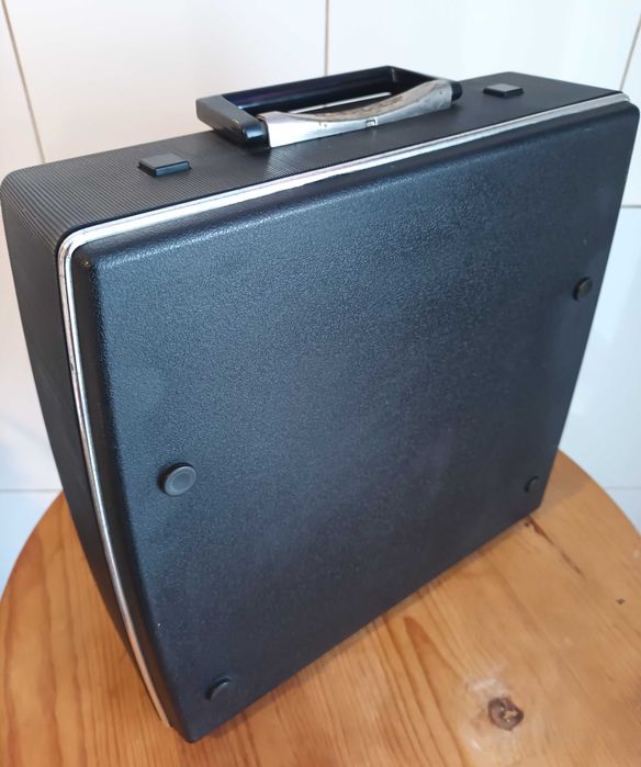 Máquina de escrever Adler Contessa