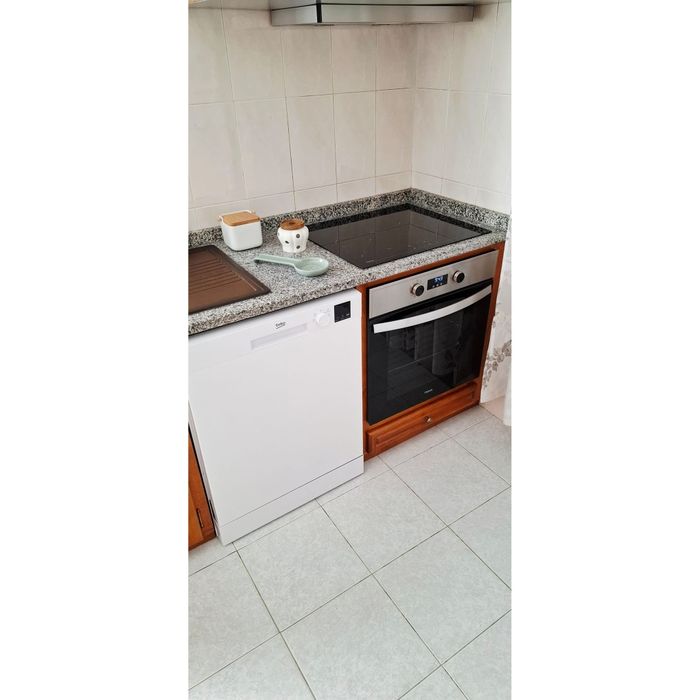 Vende-se Moradia