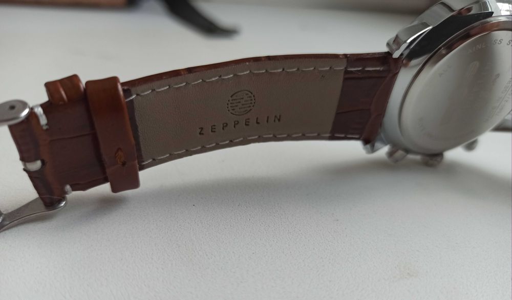 Часы Zeppelin классические