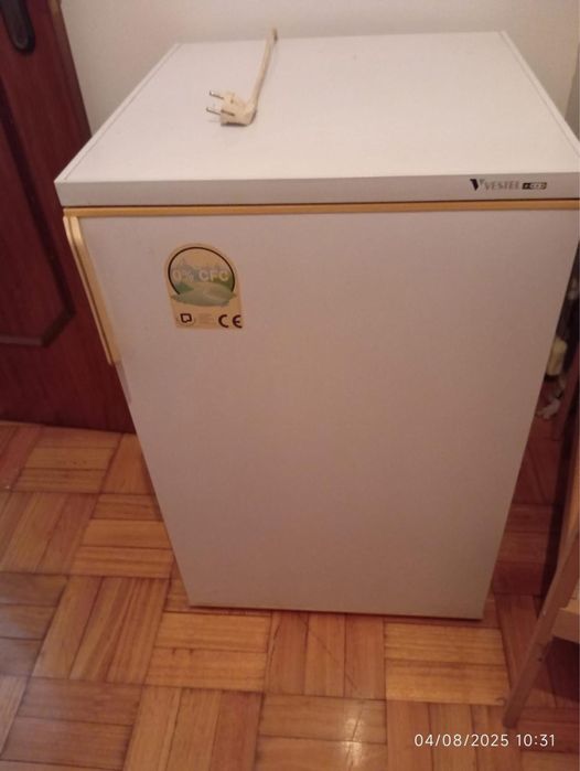 Frigorifico pequeno
