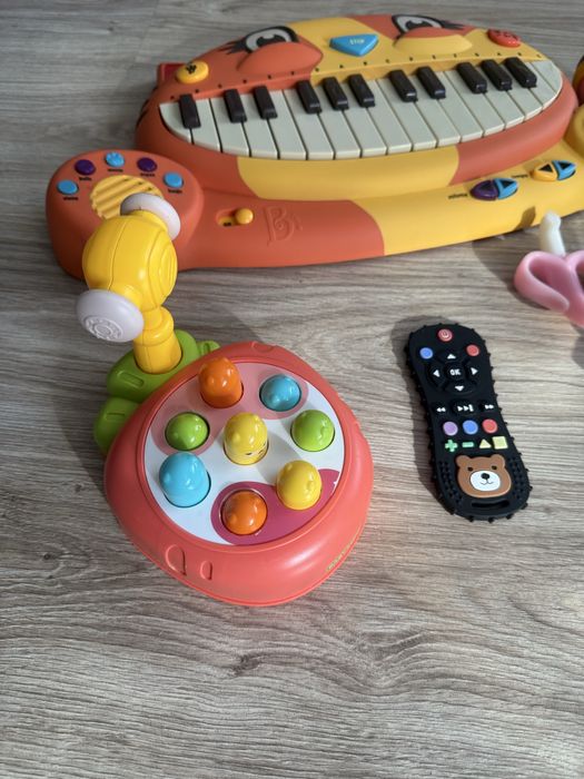 Іграшковий синтезатор Battat Котофон