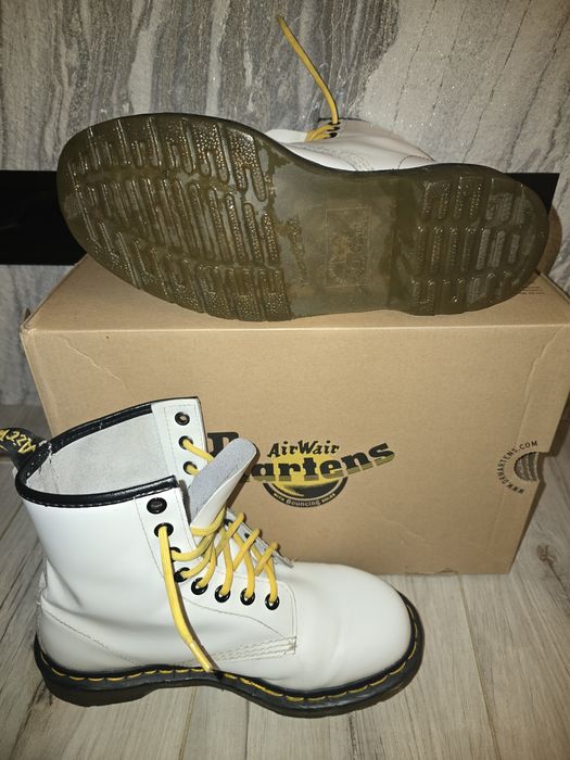 Białe buty Dr Martens Pascal 38, Martensy 38