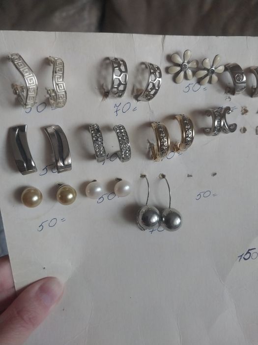 Разные серьги сережки по 200, 250 и 300 грн
