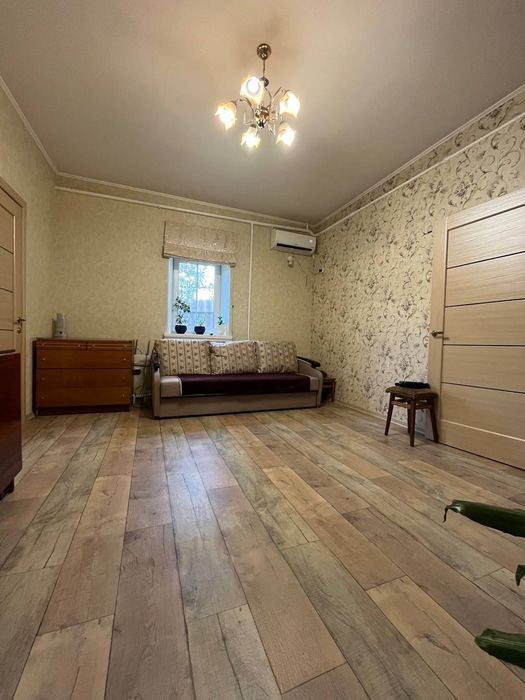 Продам будинок на Олексіївці ( Меживий Бульвар) червона лінія