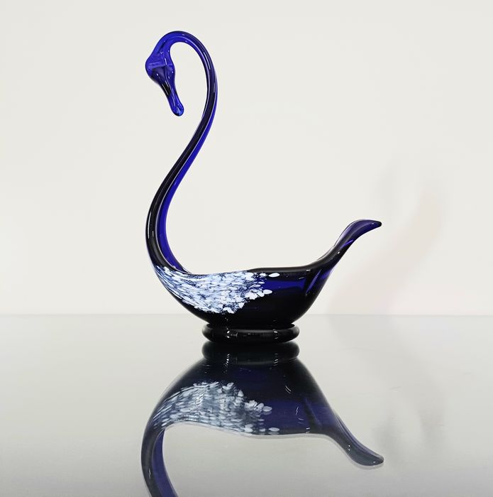 Szklany łabędź - bombonierka  - Vintage