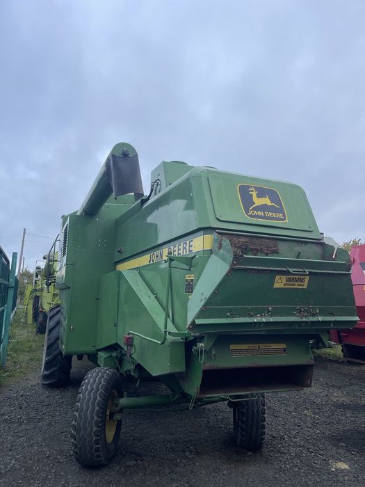 Комбайн John Deere 1055