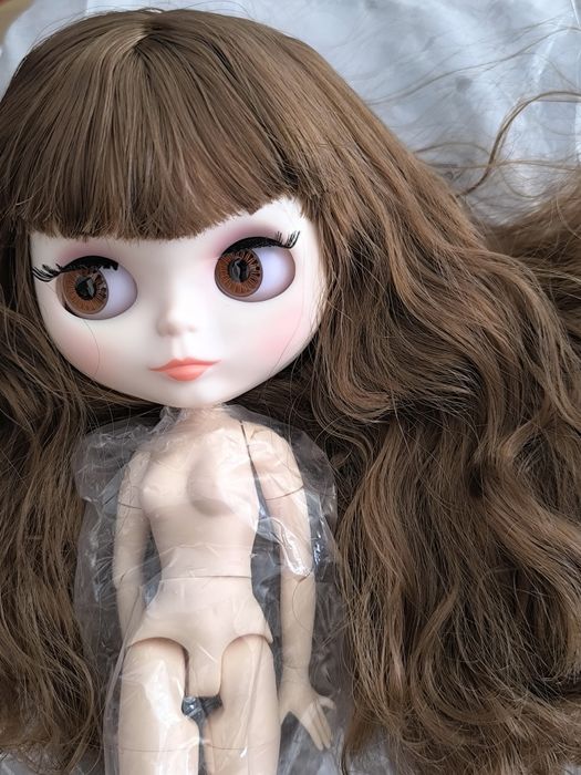 Boneca Icy Blythe castanho