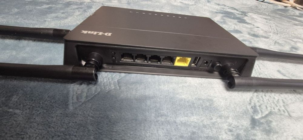 Роутер D-Link DIR-815 (DIR-815/AC)