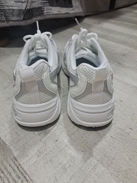 New Balance lace 530