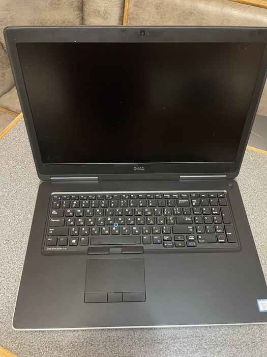 17, Dell Precision 7710 і7 Nvidia 4 K. 16/256