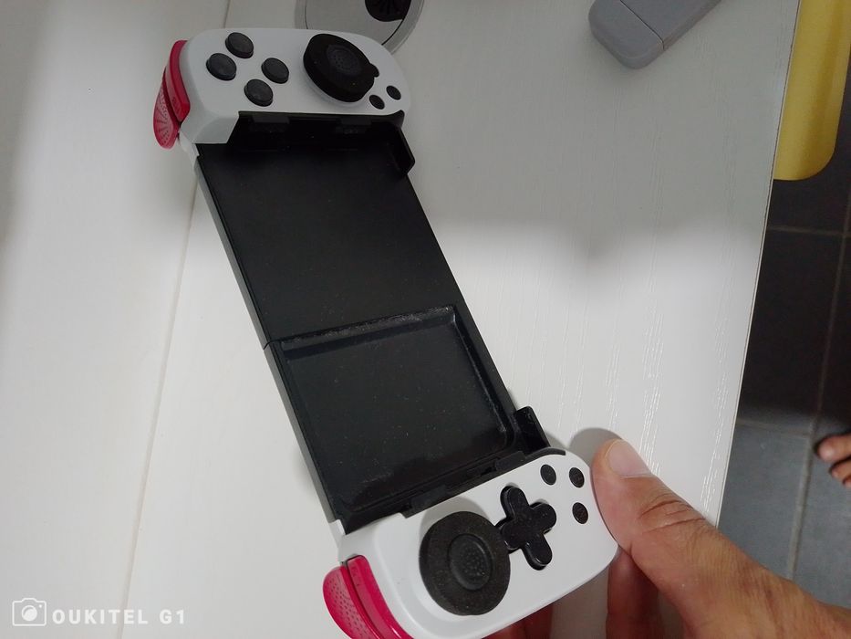 Secção gaming ! Jogos retro , emuladores, stick em USB para TV . Diversão garantida!!
