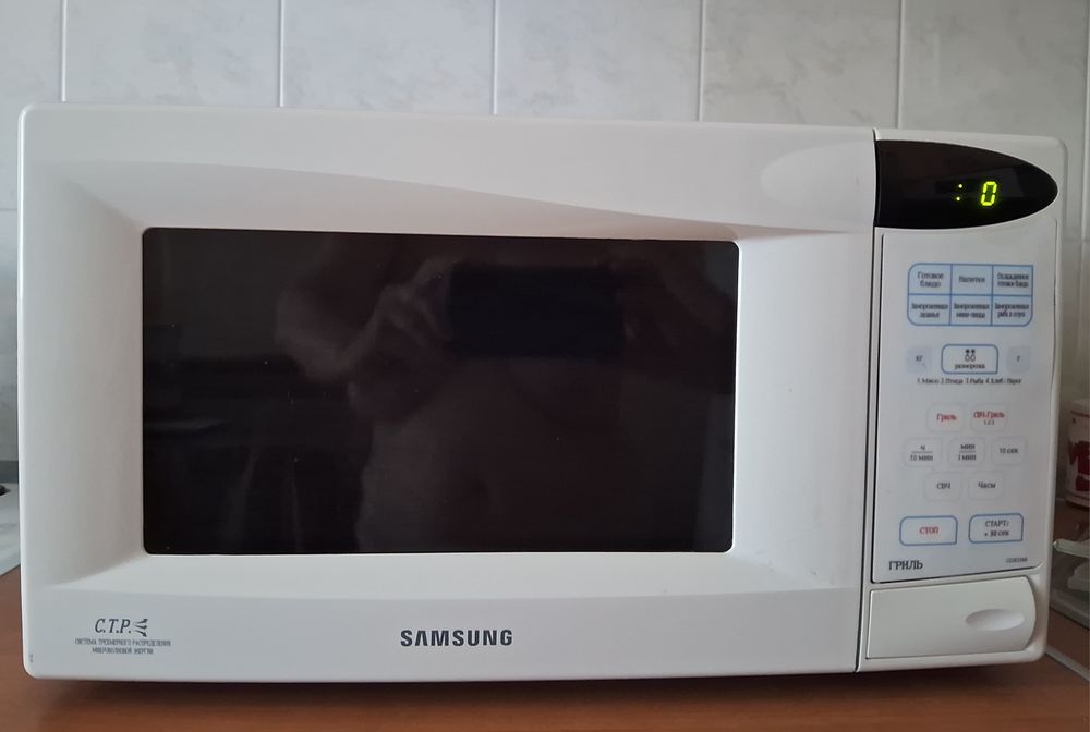 Микроволновка "Samsung" 23л, 850Вт с грилем под ремонт или на запчасти
