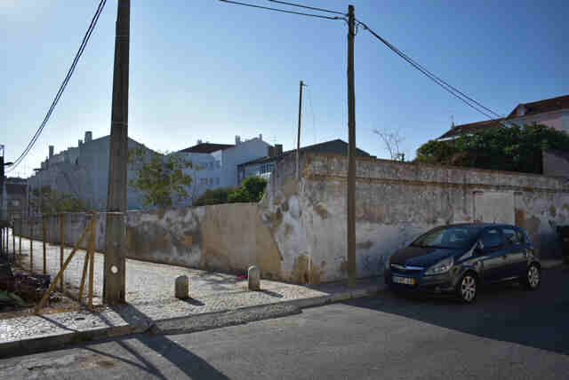 Vende-se lote de terreno no centro do Montijo