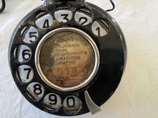 Telefone muito antigo a funcionar