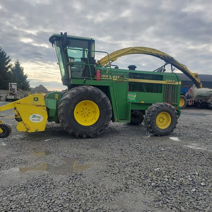 John Deere 6850 z pickup  do trawy