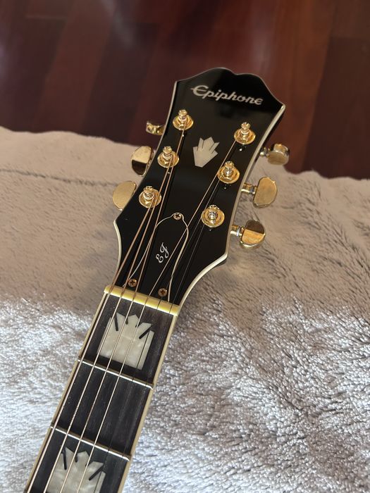 Guitarra semi-acustica Epiphone modelo EJ-200SCE/BK