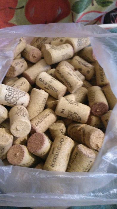 Пробки винні і шампанського
