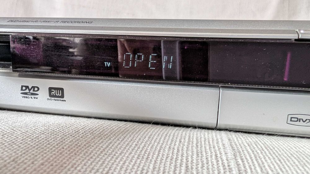 Leitor DVD Sony a funcionar e com comando