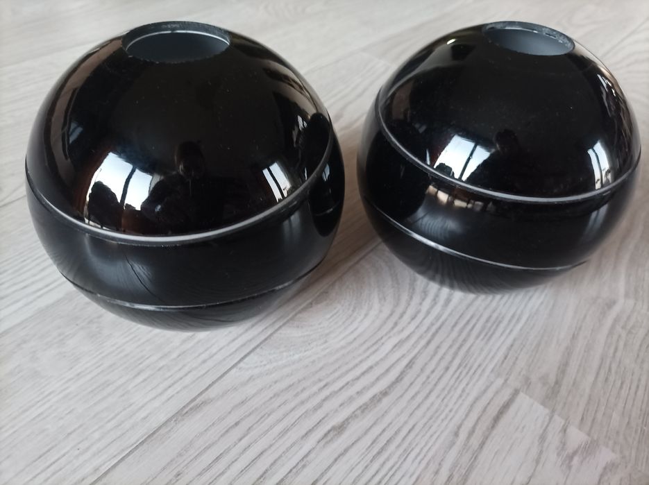 2 czarne  szklane klosze