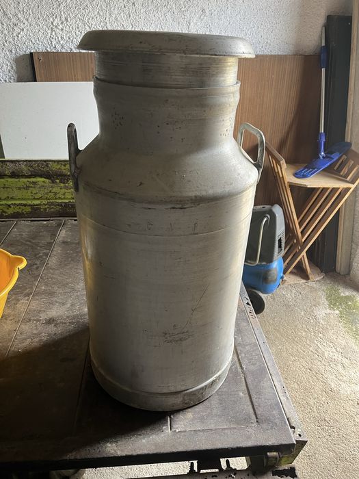 Bilha em aluminio em bom estado