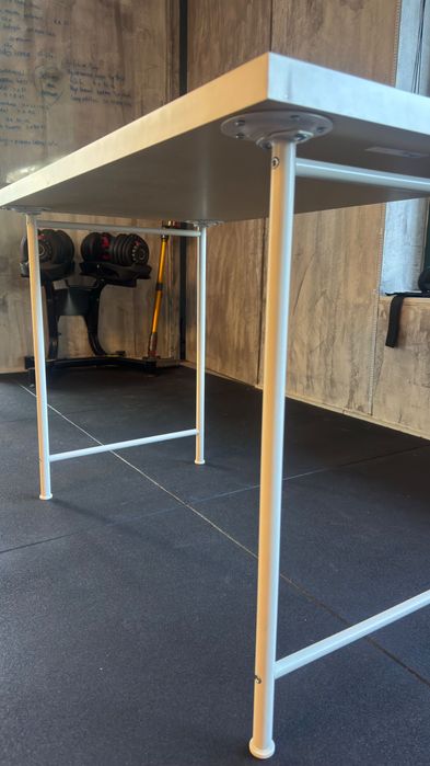 Secretária IKEA branca 100x60x73cm – excelente estado e já montada