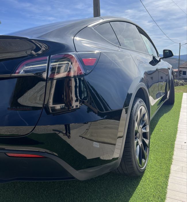 Tesla Y Long Range AWD 2024