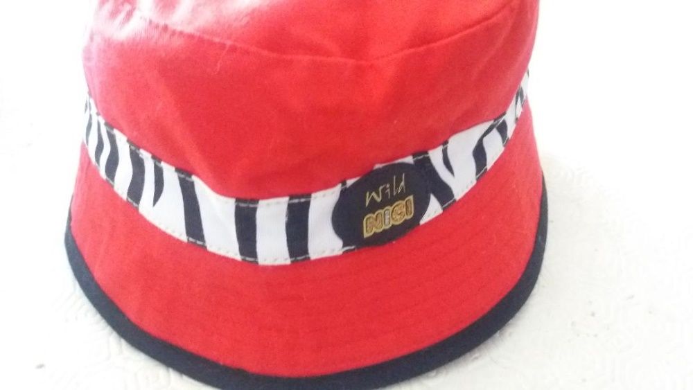 Chapéu Marca Nici + bolsa NOVA