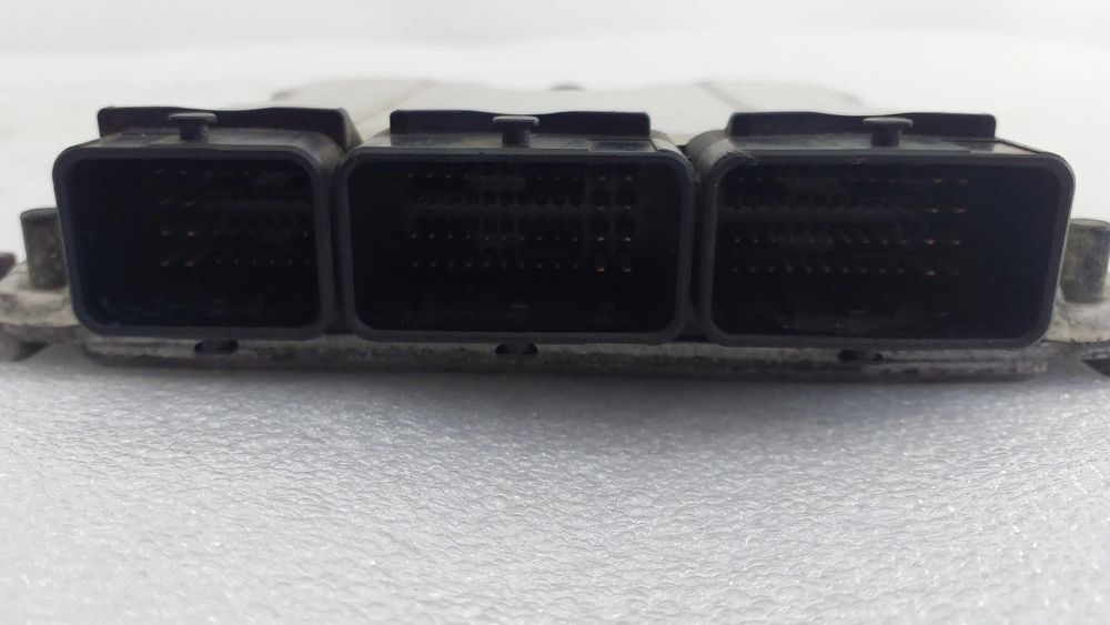 Centralina motor / ECU OPEL Vivaro A Combi (X83)